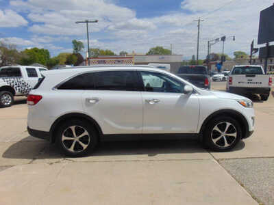 2016 Kia Sorento, $9995. Photo 4
