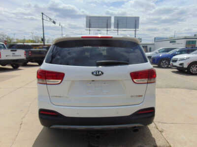 2016 Kia Sorento, $9995. Photo 6