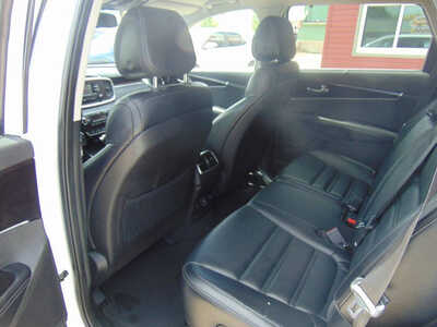 2016 Kia Sorento, $9995. Photo 9