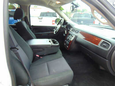 2014 Chevrolet Suburban, $13995. Photo 11