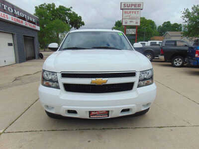 2014 Chevrolet Suburban, $13995. Photo 2
