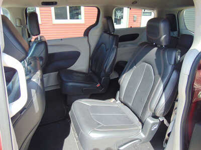 2018 Chrysler Pacifica, $8995. Photo 10