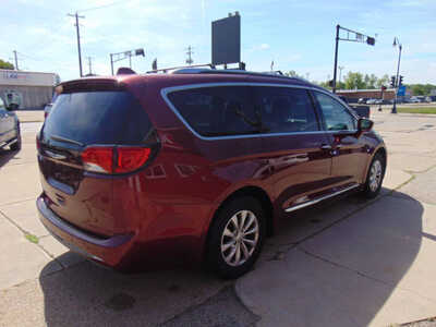 2018 Chrysler Pacifica, $8995. Photo 5