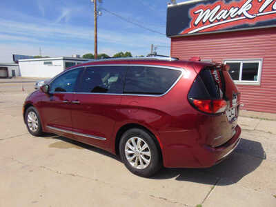 2018 Chrysler Pacifica, $8995. Photo 7