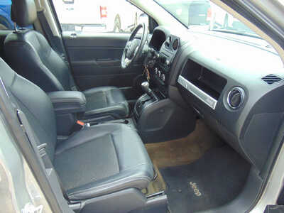 2017 Jeep Compass, $11995. Photo 10