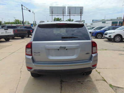 2017 Jeep Compass, $11995. Photo 6