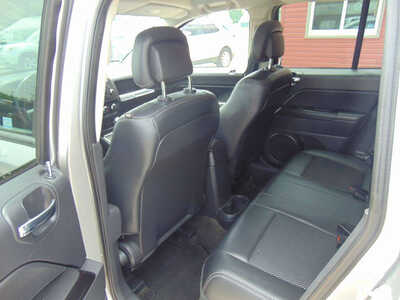 2017 Jeep Compass, $11995. Photo 9
