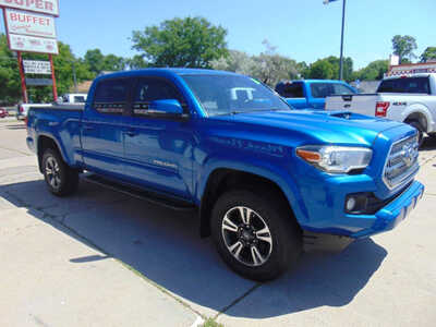 2016 Toyota Tacoma, $24995. Photo 3
