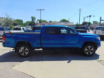 2016 Toyota Tacoma, $24995. Photo 4