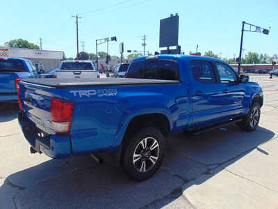 2016 Toyota Tacoma, $24995. Photo 5