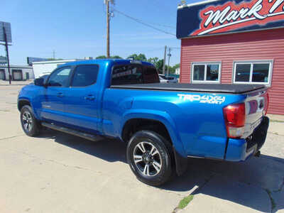 2016 Toyota Tacoma, $24995. Photo 7