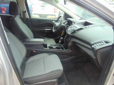 2017 Ford Escape, $8995. Photo 10