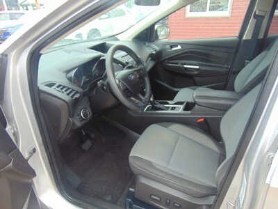 2017 Ford Escape, $8995. Photo 11