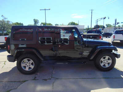 2017 Jeep Wrangler Unlimited, $15995. Photo 4