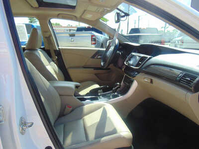 2016 Honda Accord, $12995. Photo 10