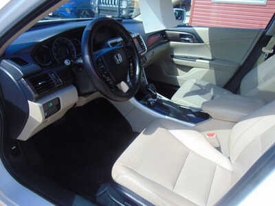 2016 Honda Accord, $12995. Photo 11