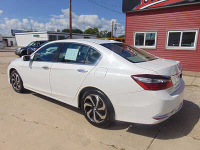 2016 Honda Accord, $12995. Photo 7
