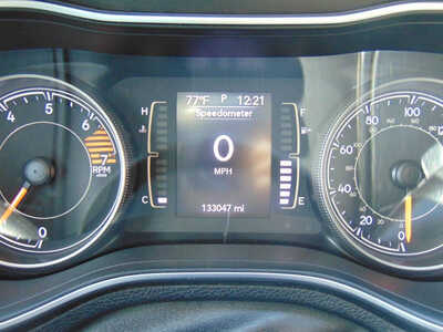 2019 Jeep Cherokee, $11995. Photo 12