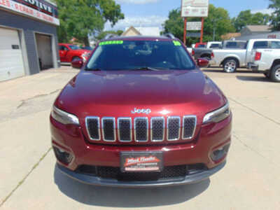 2019 Jeep Cherokee, $11995. Photo 2