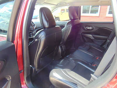 2019 Jeep Cherokee, $11995. Photo 9