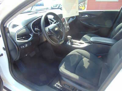 2023 Chevrolet Malibu, $11995. Photo 11