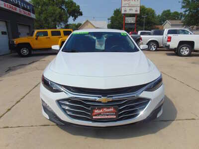 2023 Chevrolet Malibu, $11995. Photo 2
