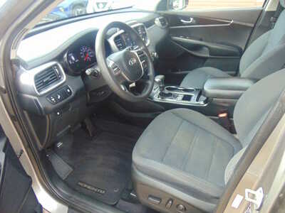 2019 Kia Sorento, $10995. Photo 12