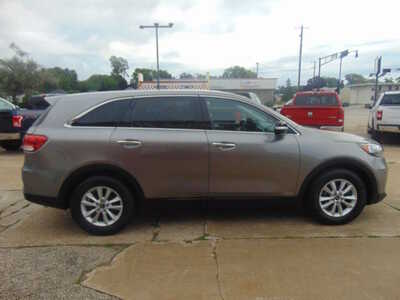 2019 Kia Sorento, $10995. Photo 4