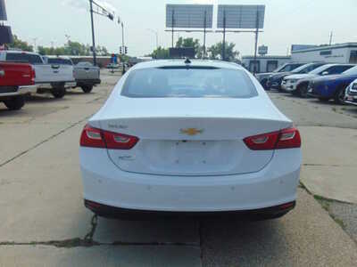 2023 Chevrolet Malibu, $12995. Photo 4