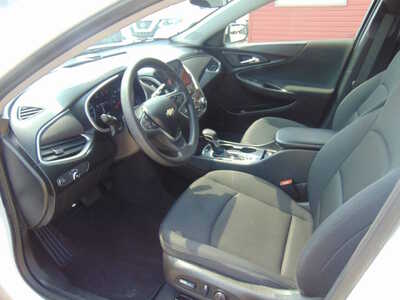 2023 Chevrolet Malibu, $12995. Photo 9