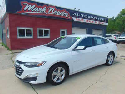 2023 Chevrolet Malibu, $12995. Photo 1