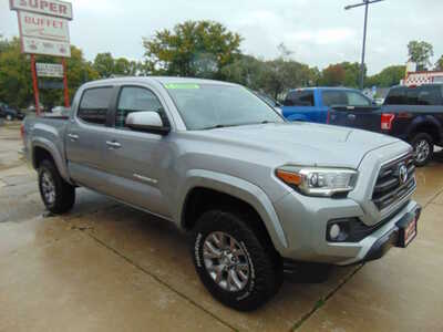 2017 Toyota Tacoma, $21995. Photo 3