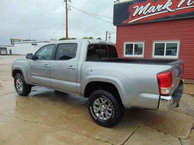 2017 Toyota Tacoma, $21995. Photo 7