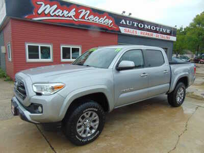 2017 Toyota Tacoma, $21995. Photo 1