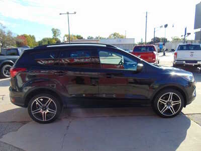 2019 Ford Escape, $12995. Photo 4