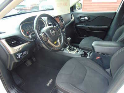 2016 Jeep Cherokee, $7995. Photo 12