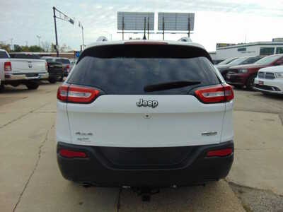 2016 Jeep Cherokee, $7995. Photo 6