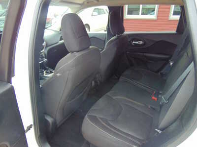 2016 Jeep Cherokee, $7995. Photo 9