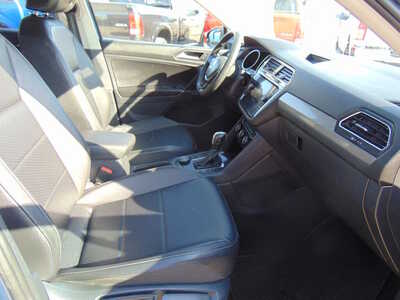 2020 Volkswagen Tiguan, $15995. Photo 11