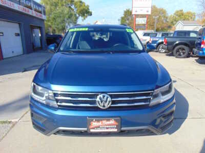 2020 Volkswagen Tiguan, $15995. Photo 2