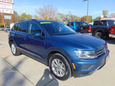 2020 Volkswagen Tiguan, $15995. Photo 3