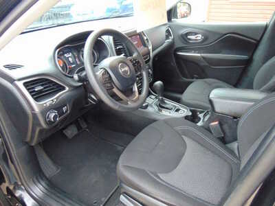 2020 Jeep Cherokee, $12995. Photo 12