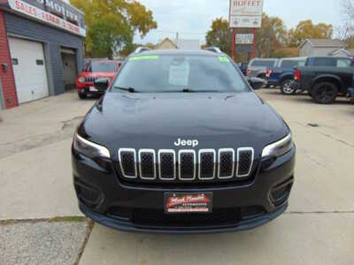 2020 Jeep Cherokee, $12995. Photo 2