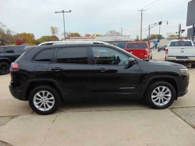2020 Jeep Cherokee, $12995. Photo 4