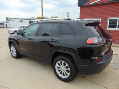 2020 Jeep Cherokee, $12995. Photo 7
