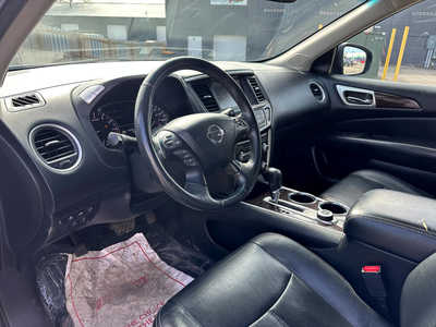 2013 Nissan Pathfinder, $9995. Photo 10