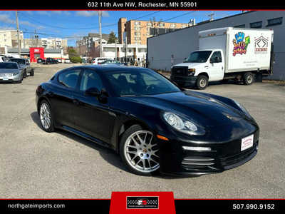 2015 Porsche Panamera, $17495.00. Photo 1