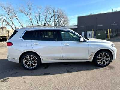 2020 BMW X7, $33995.00. Photo 2