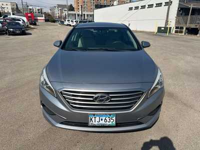 2016 Hyundai Sonata, $6995.00. Photo 2