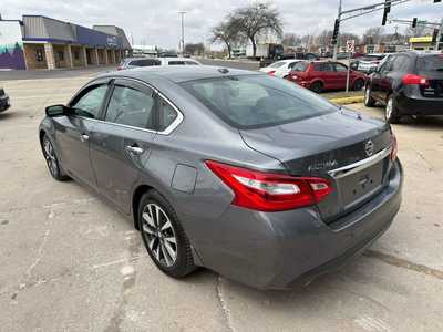 2017 Nissan Altima, $10995.00. Photo 5